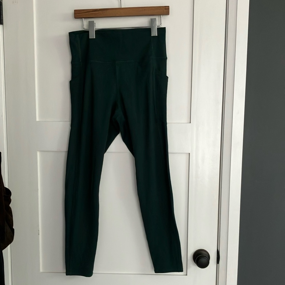 GAP Fit Studio Legging in Dark Green